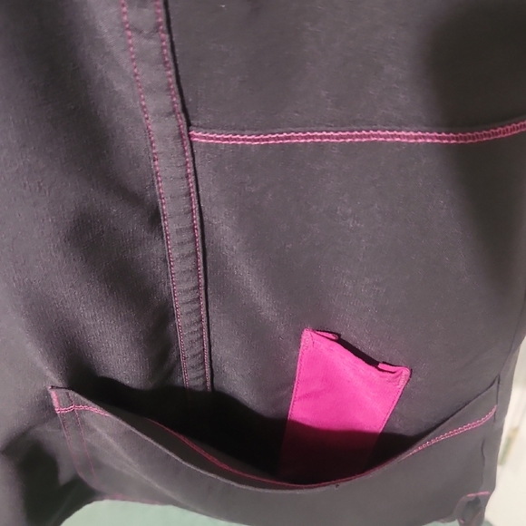 Women Scrub Top - Picture 5 of 9